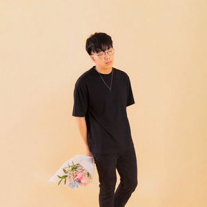 一边摸奶一边做爱视频
